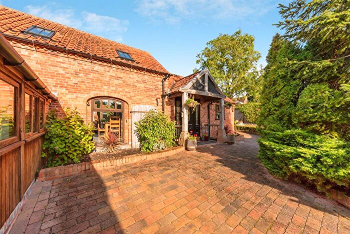 4 Bedroom Barn Conversion For Sale In Main Street, Milton, Newark, NG22