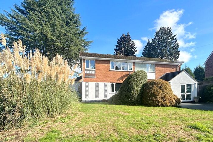 3 Bedroom Semi-Detached House For Sale In Portland Drive, Pedmore, Stourbridge, DY9