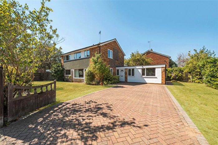 4 Bedroom Detached House For Sale In Birnam Close, Send Marsh, Ripley, Surrey, GU23