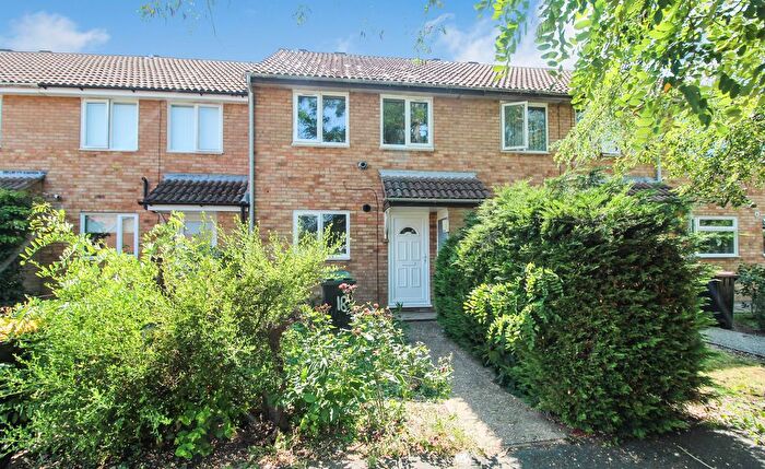 3 Bedroom Terraced House For Sale In Hindburn Close, Bedford, MK41