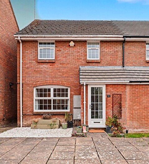 3 Bedroom Semi-Detached House For Sale In Morefields, Tring, HP23