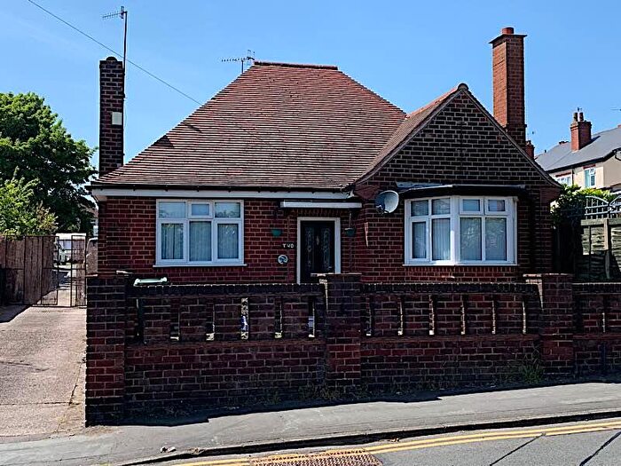 2 Bedroom Detached Bungalow To Rent In Netherton - Marriott Road, DY2