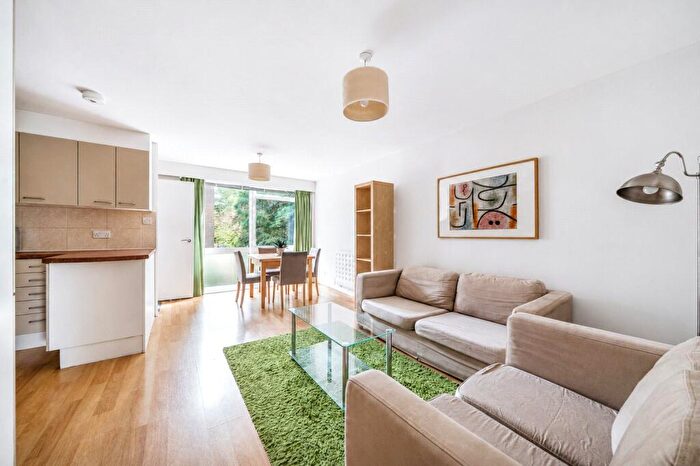 2 Bedroom Apartment For Sale In Butler Close, Oxford, OX2