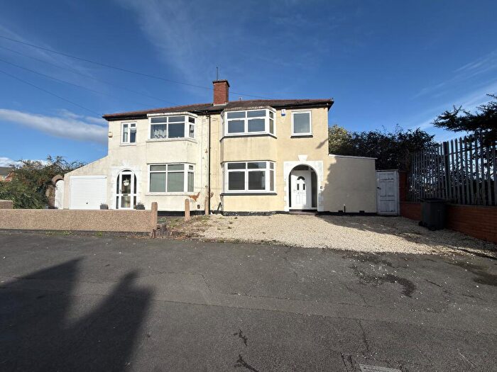 3 Bedroom House To Rent In Horseley Road, Tipton, DY4