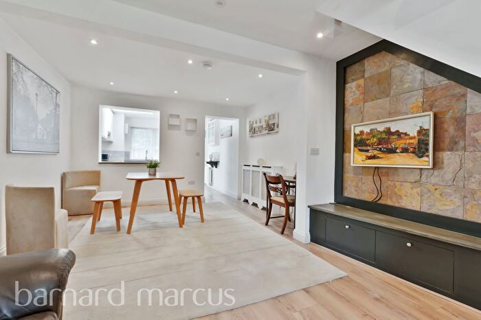 3 Bedroom Property To Rent In Brunel Close, Hounslow, TW5