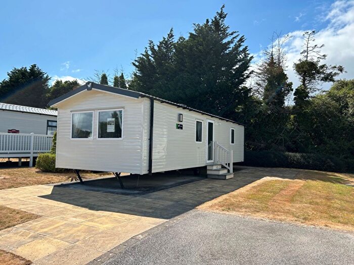 2 Bedroom Mobile/park Home For Sale In Oyster Bay Coastal Amp; Country Retreat, Halt Rd Truro, TR4