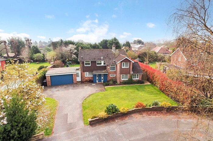 4 Bedroom Detached House For Sale In Lynch Down, Funtington, PO18