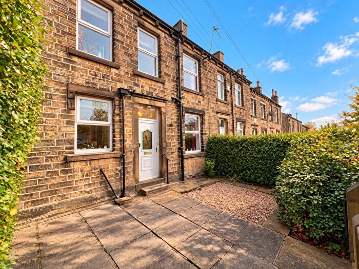 2 Bedroom Terraced House For Sale In Adelphi Road, Huddersfield, HD3