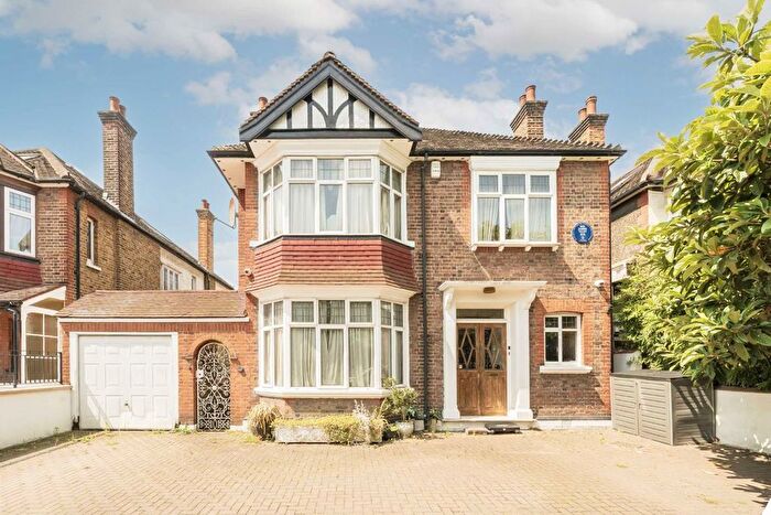 5 Bedroom Detached House For Sale In Gunnersbury Avenue, Ealing, W5