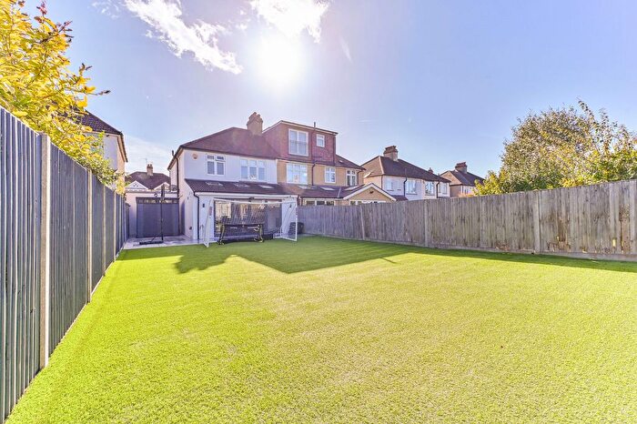 4 Bedroom Property For Sale In St Oswalds Road, Norbury, London, SW16