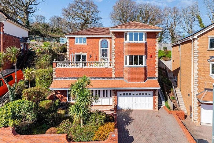 6 Bedroom Detached House For Sale In Stoneleigh Drive, Torquay, TQ2