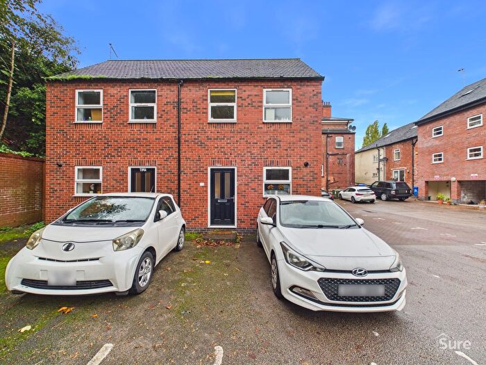 2 Bedroom Semi-Detached House To Rent In Bearwood Hill Road, Burton-On-Trent, DE15