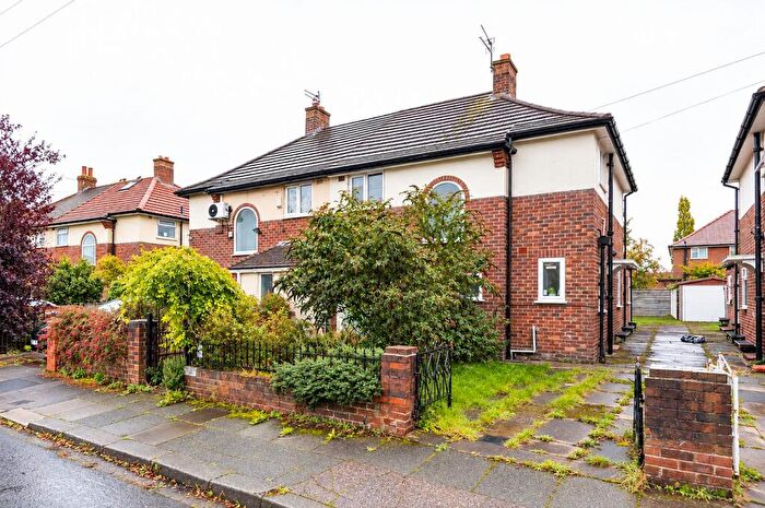 3 Bedroom Semi-Detached House For Sale In Fountains Road, Stretford, Manchester, M32