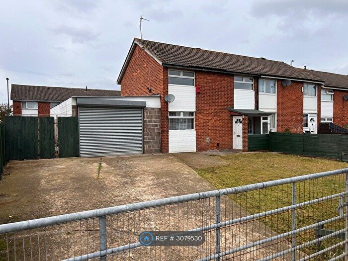 3 Bedroom End Of Terrace House To Rent In Caldicot Close, Middlesbrough, TS6