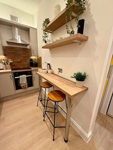 1 Bedroom Flat To Rent In Teddington, TW11