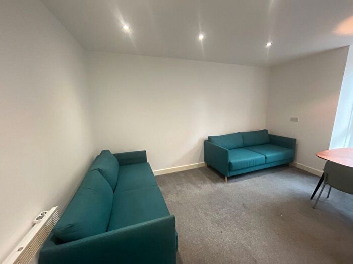 2 Bedroom Flat To Rent In Flat Garland Place, Dundee, DD3