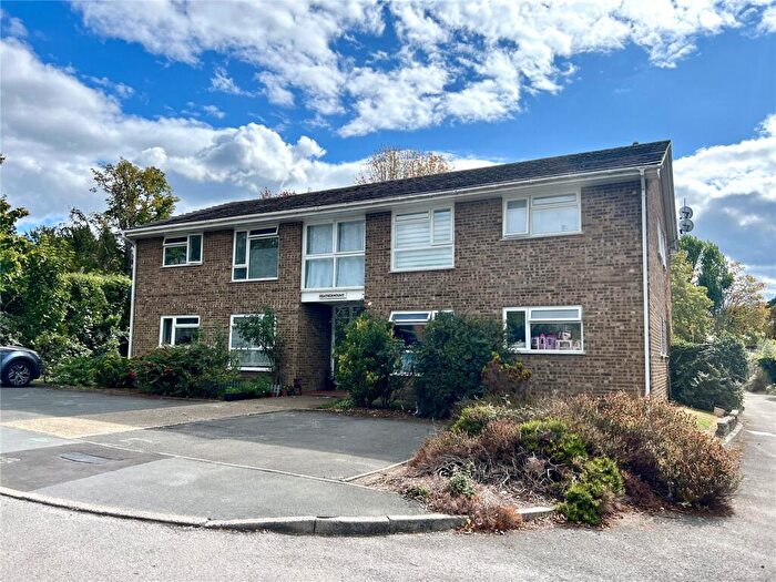 3 Bedroom Apartment For Sale In Broad Street, Guildford, Surrey, GU3