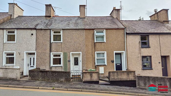 2 Bedroom Terraced House For Sale In Lon Caernarfon Road, Pwllheli, LL53