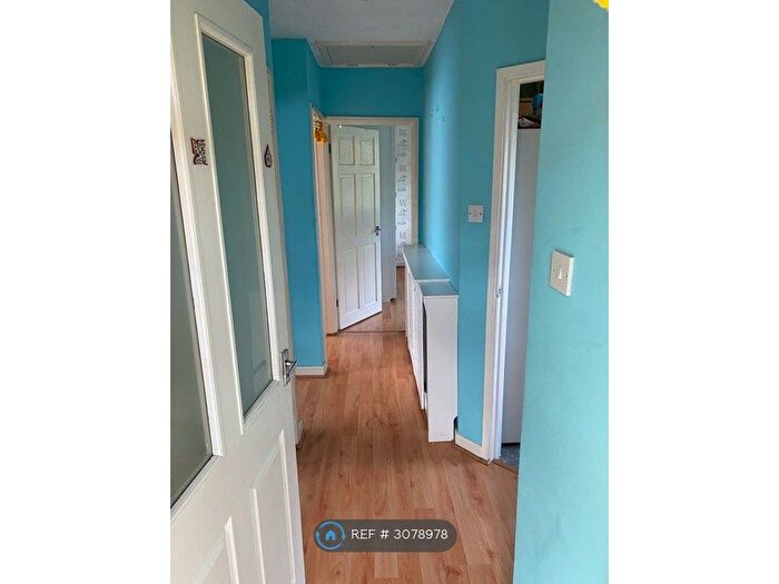 3 Bedroom Maisonette To Rent In Oak Way, Feltham, TW14