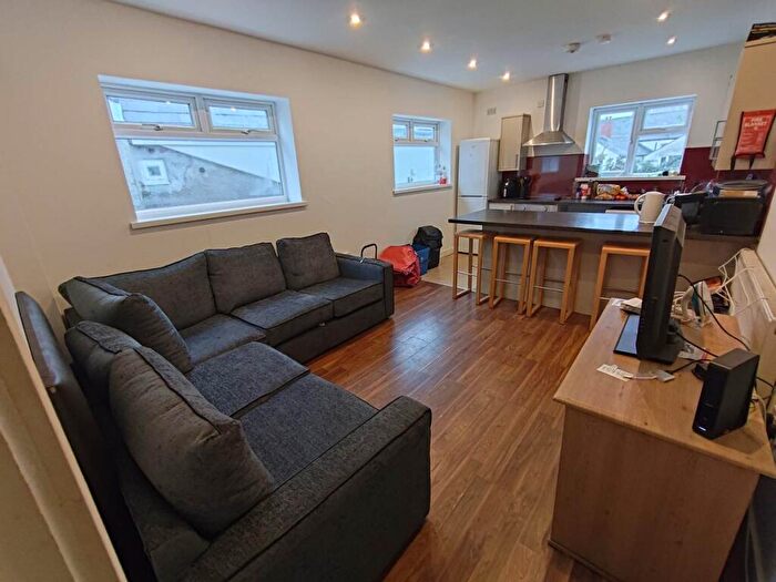 4 Bedroom Flat To Rent In Wyeverne Road, First Floor Flat, Cathays, Cardiff, CF24