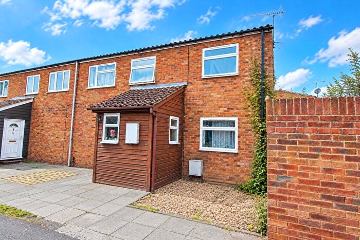 3 Bedroom End Of Terrace House For Sale In Hartford End, Basildon, Essex, SS13