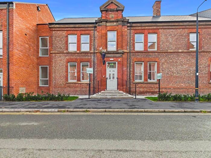 1 Bedroom Apartment For Sale In Tatton Road, Sale, Manchester, M33