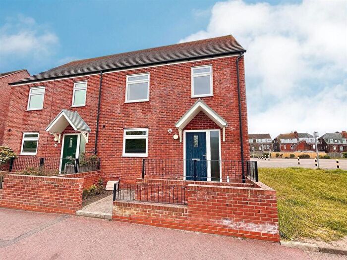 3 Bedroom Semi-Detached House To Rent In Great Yarmouth, NR30