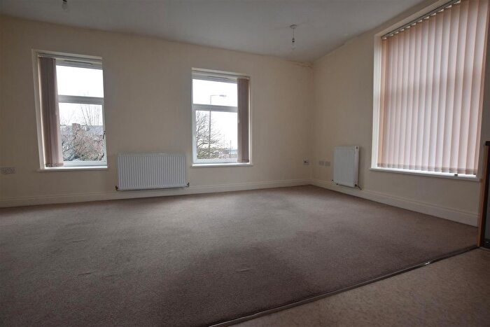1 Bedroom Flat To Rent In Lennox House, Henrietta Street, Ashton-Under-Lyne, OL6