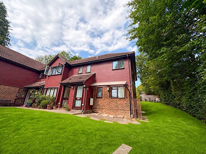 2 Bedroom Flat To Rent In Hilders Farm Close, Crowborough, TN6
