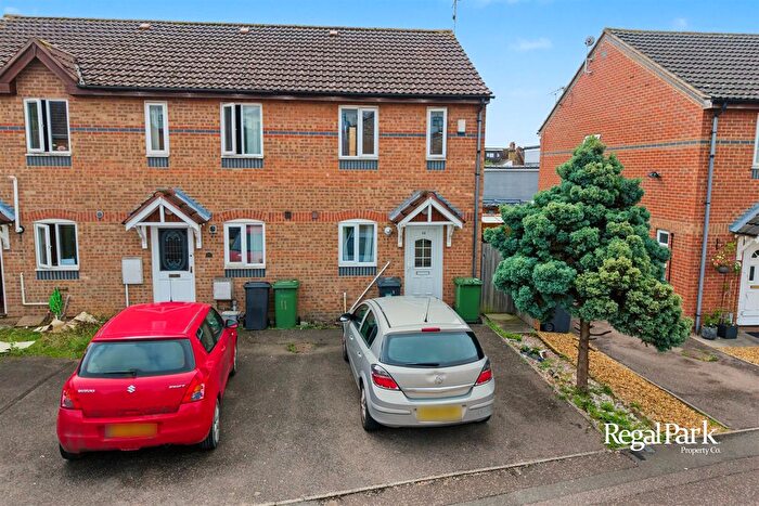 2 Bedroom End Of Terrace House For Sale In Symmington Close, Woodston, Peterborough, PE2