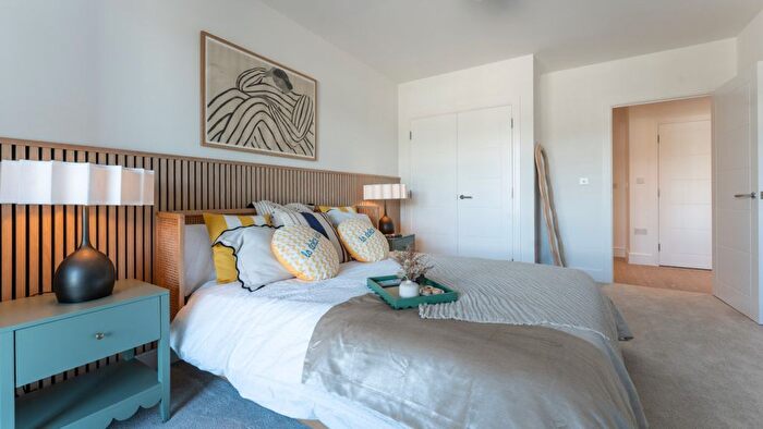 2 Bedroom Flat For Sale In Bronze Walk, Erith, DA8
