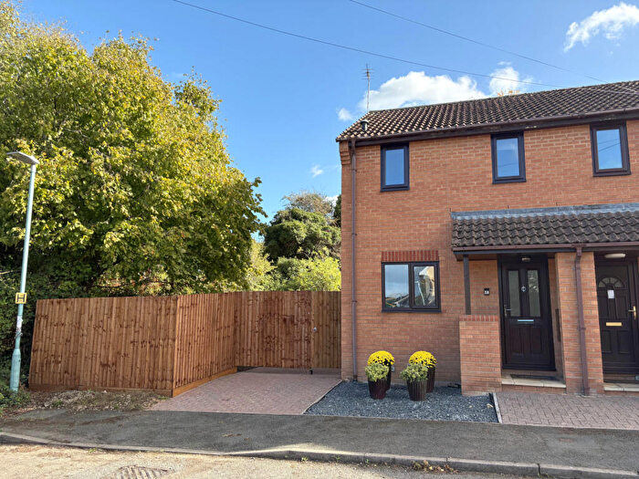 2 Bedroom End Of Terrace House To Rent In Cotteswold Road, Tewkesbury, GL20