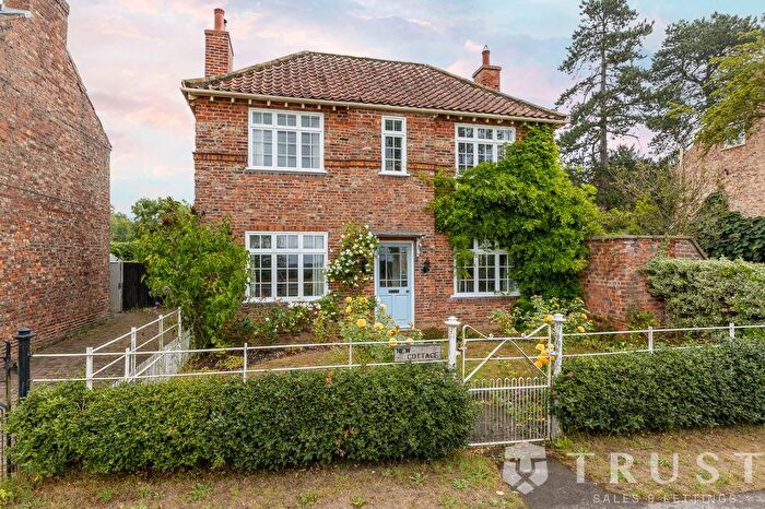 3 Bedroom Detached House For Sale In Flaxton, York, YO60