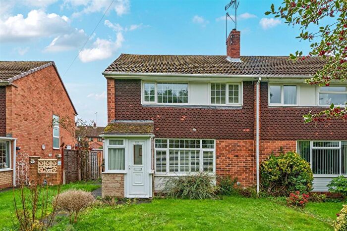 3 Bedroom Semi-Detached House For Sale In Comberton Road, Kidderminster, DY10