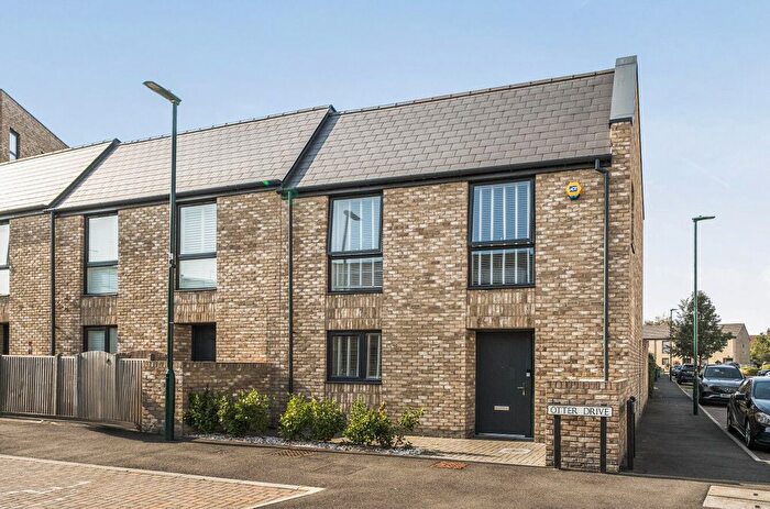 2 Bedroom End Of Terrace House For Sale In Otter Drive, Carshalton, London, SM5