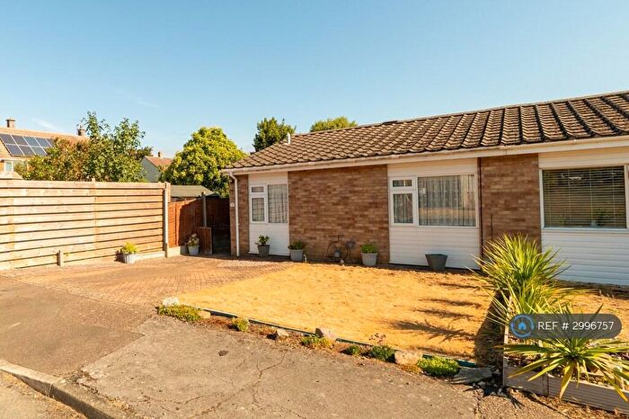 2 Bedroom Bungalow To Rent In Romany Close, Letchworth, SG6