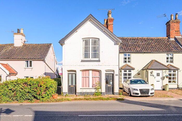 1 Bedroom Flat For Sale In Queens Street, Stradbrooke, IP21
