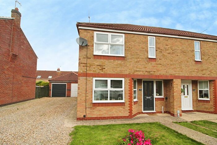 3 Bedroom Semi-Detached House For Sale In New Walk, YO25