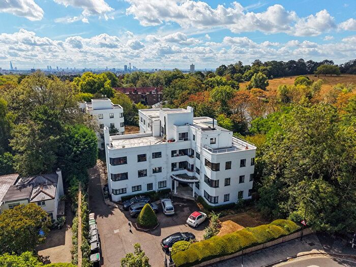 2 Bedroom Flat For Sale In Millfield Lane, London, N6