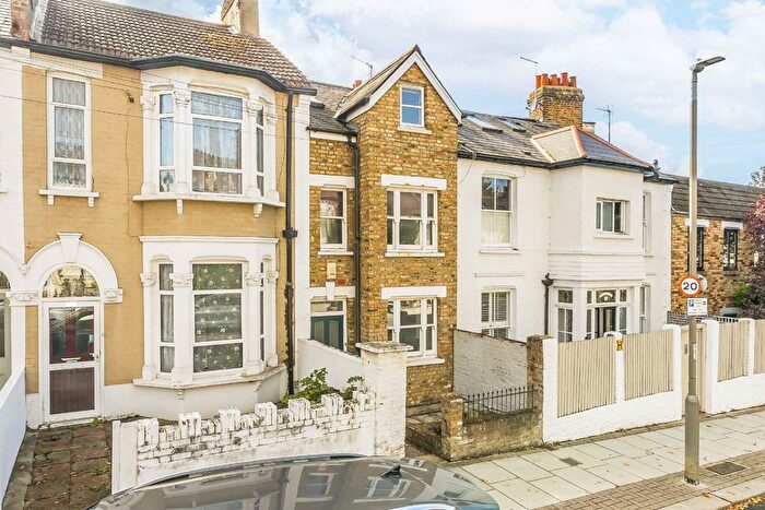 3 Bedroom Property For Sale In Bucharest Road, Earlsfield, SW18
