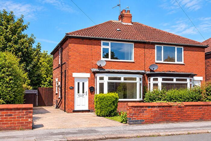 3 Bedroom Semi-Detached House To Rent In Crompton Avenue, Doncaster, DN5