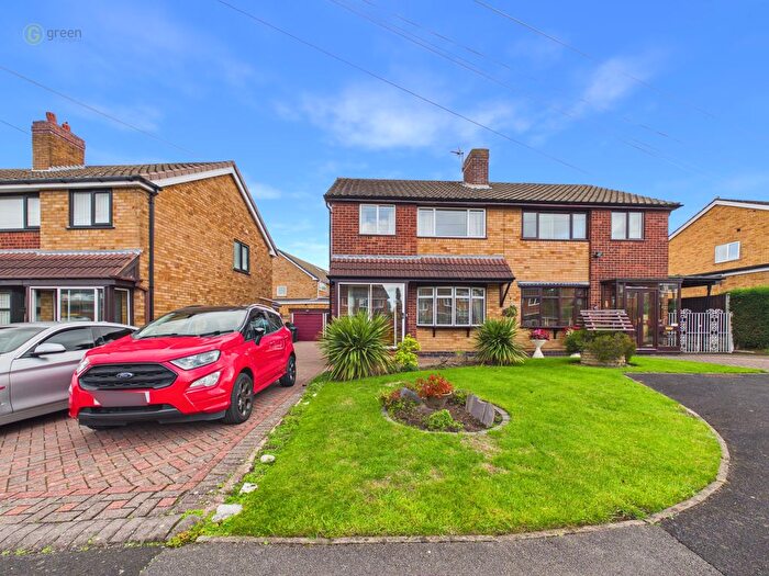3 Bedroom Semi-Detached House For Sale In Ipswich Crescent, Birmingham, B42