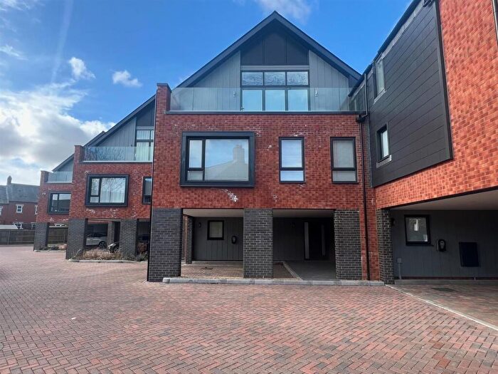 4 Bedroom House For Sale In Stratford Road, Wolverton, Milton Keynes, MK12
