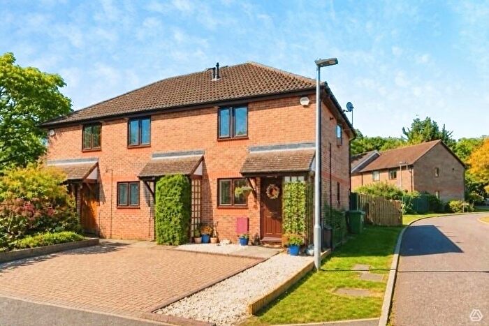 2 Bedroom End Of Terrace House For Sale In Barley Mead, Warfield, Bracknell, Berkshire, RG42