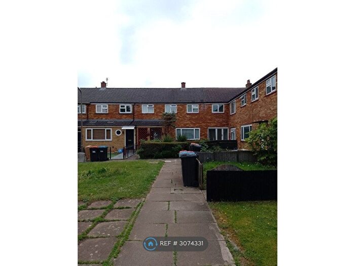 3 Bedroom Maisonette To Rent In Cornwall Grove, Milton Keynes, MK3