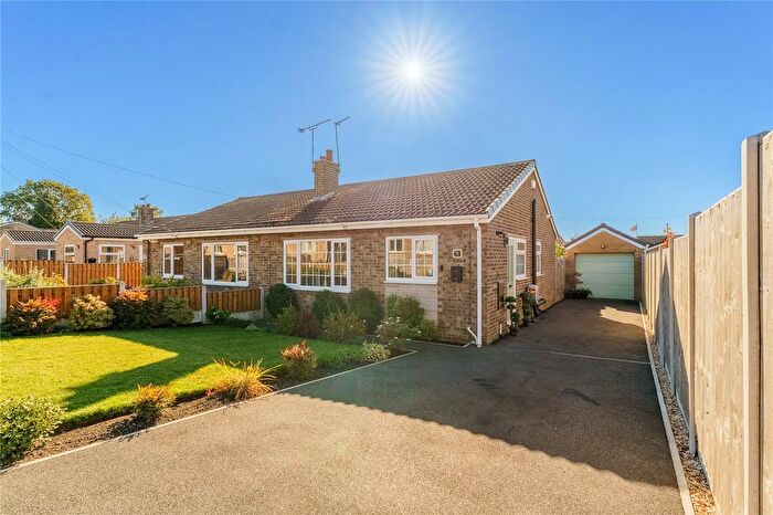 2 Bedroom Bungalow For Sale In Chiltern Court, Hemsworth, WF9