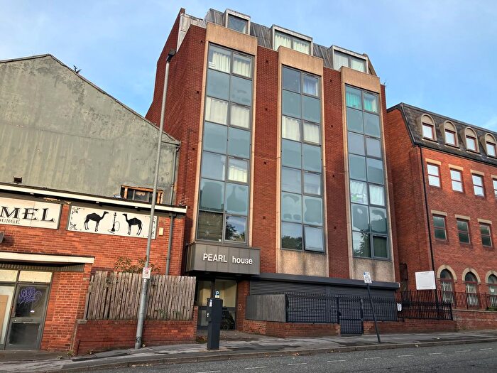 1 Bedroom Flat For Sale In Pearl Assurance House, Queen Street, Wakefield, West Yorkshire, WF1