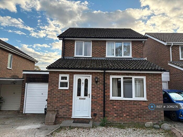 3 Bedroom Terraced House To Rent In Lowestoft Close, Lower Earley, Reading, RG6