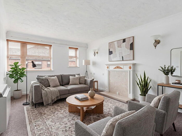 1 Bedroom Flat For Sale In High Street, Baldock, SG7