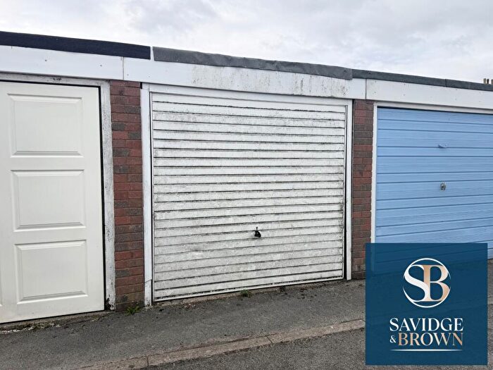 Garage / Parking For Sale In Willow Close, Pilsley, S45